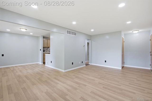 29622 Hoover Road, Warren, MI 48093