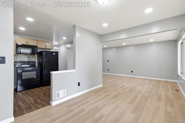 29622 Hoover Road, Warren, MI 48093