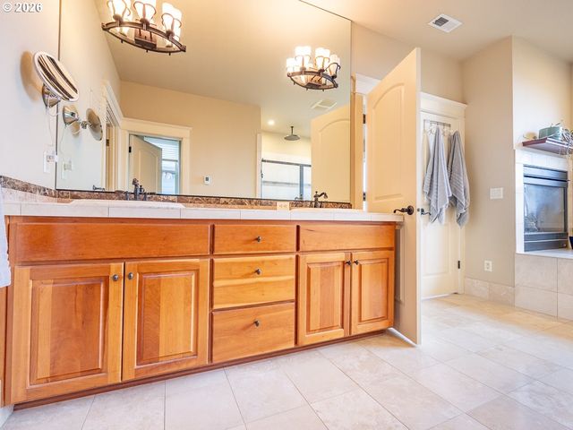 578 W DOGWOOD St, Washougal, WA 98671