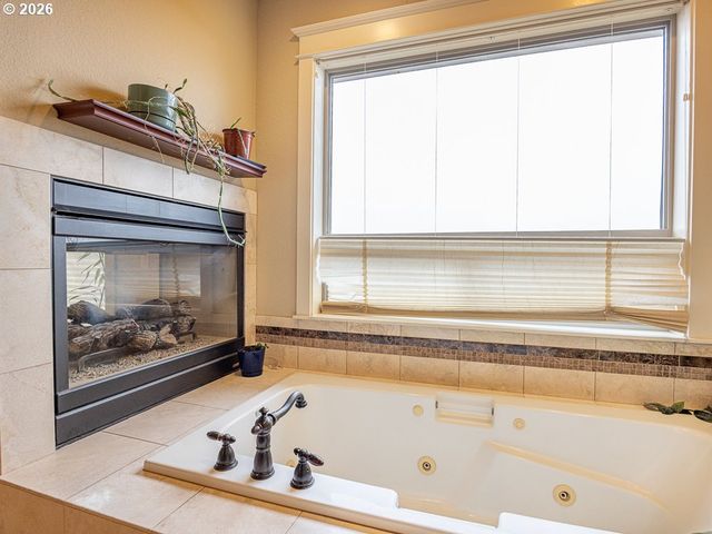 578 W DOGWOOD St, Washougal, WA 98671