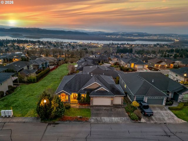578 W DOGWOOD St, Washougal, WA 98671