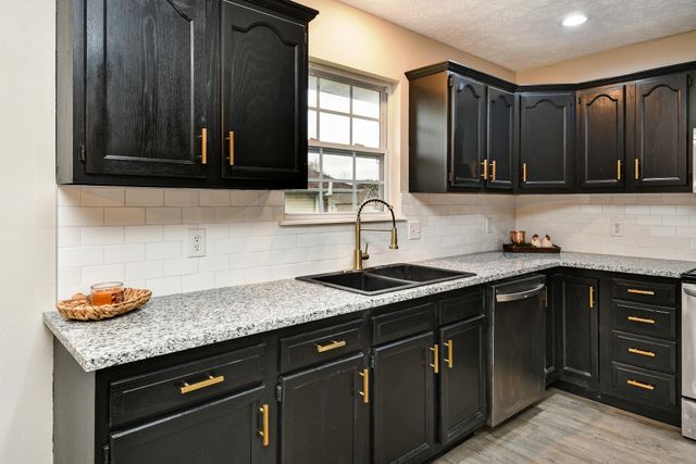 5331 W Harrison Street, Springfield, MO 65802