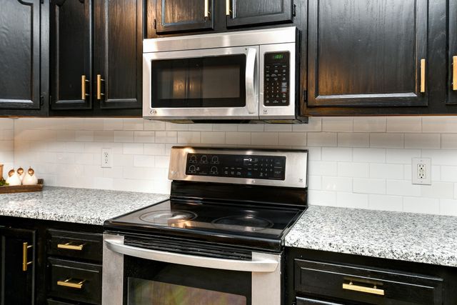 5331 W Harrison Street, Springfield, MO 65802