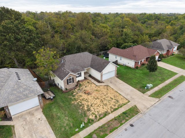 5331 W Harrison Street, Springfield, MO 65802