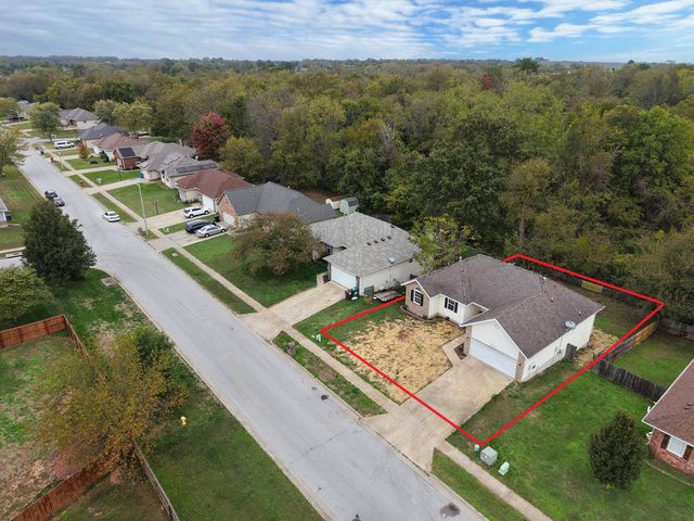 5331 W Harrison Street, Springfield, MO 65802