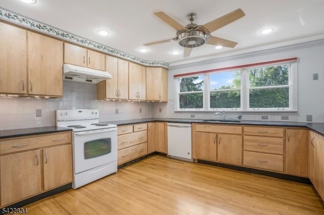 3 Shawnee Rd, Cranford Twp., NJ 07016