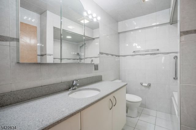 3 Shawnee Rd, Cranford Twp., NJ 07016