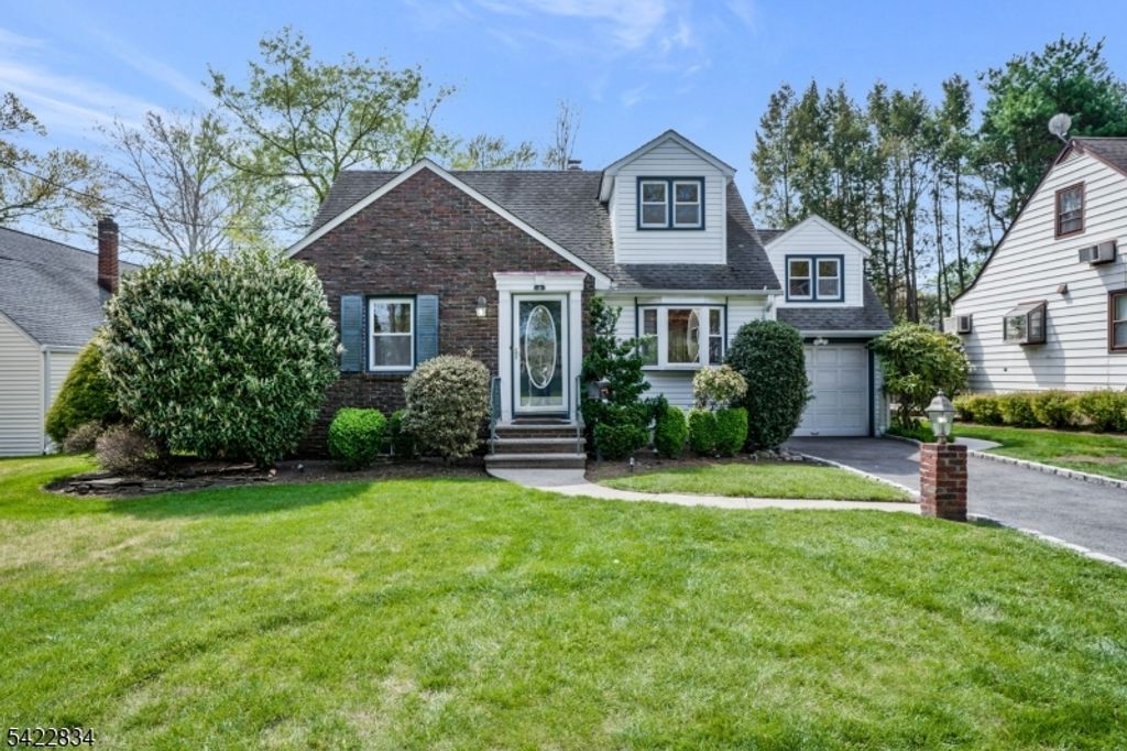 3 Shawnee Rd, Cranford Twp., NJ 07016