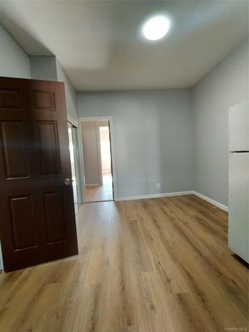 82-31 Woodhaven Boulevard, Glendale, NY 11385