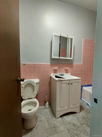82-31 Woodhaven Boulevard, Glendale, NY 11385