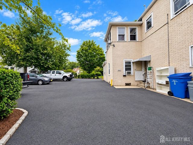 1842 W 5th Avenue, Piscataway, NJ 08854