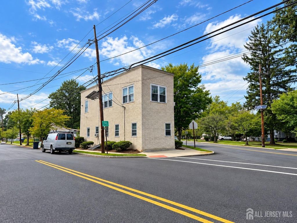 1842 W 5th Avenue, Piscataway, NJ 08854