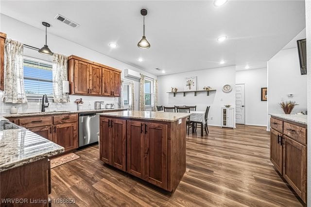 118 Countryside Way, Pocola, OK 74902