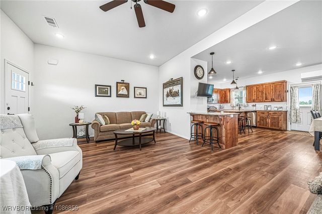 118 Countryside Way, Pocola, OK 74902