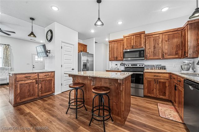 118 Countryside Way, Pocola, OK 74902