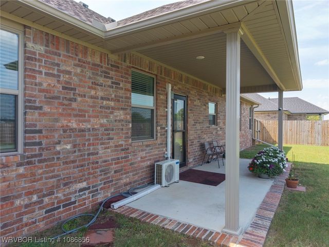 118 Countryside Way, Pocola, OK 74902