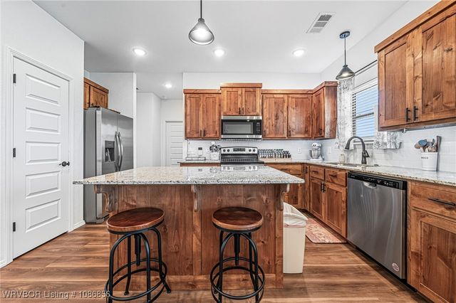 118 Countryside Way, Pocola, OK 74902