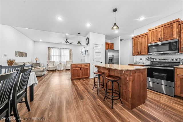 118 Countryside Way, Pocola, OK 74902