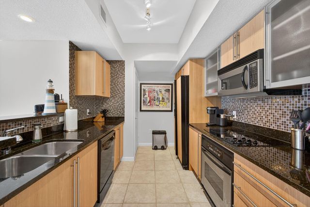 1551 N Flagler 1217 Drive 1217, West Palm Beach, FL 33401