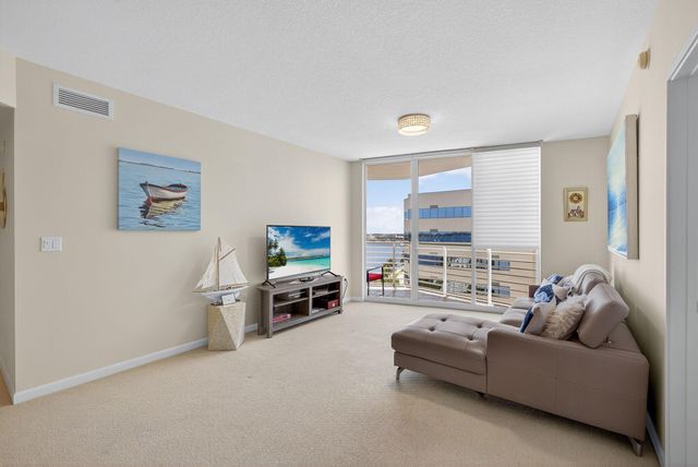 1551 N Flagler 1217 Drive 1217, West Palm Beach, FL 33401