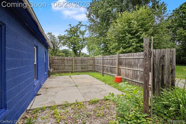 24915 Saint Paul Boulevard, Harrison Twp, MI 48045