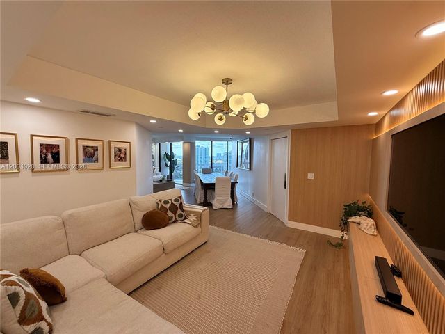 20185 E Country Club Dr 1907, Aventura, FL 33180