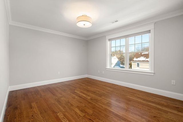 36 Middlesex St 36, Winchester, MA 01890