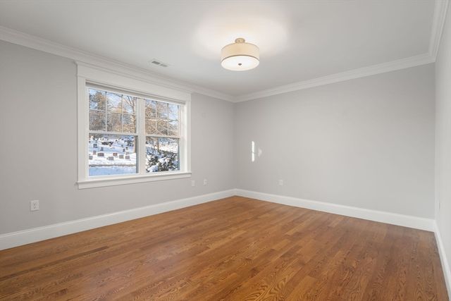 36 Middlesex St 36, Winchester, MA 01890