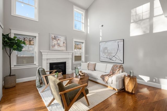 36 Middlesex St 36, Winchester, MA 01890