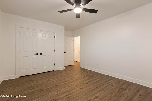 7630 Stovall Pl, Louisville, KY 40228