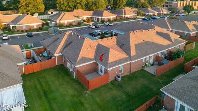 7630 Stovall Pl, Louisville, KY 40228