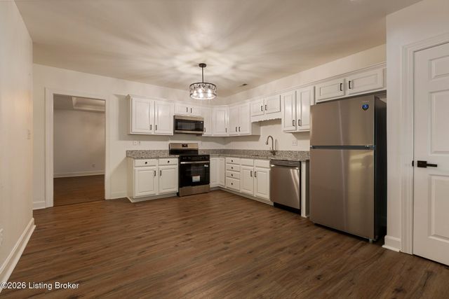 7630 Stovall Pl, Louisville, KY 40228