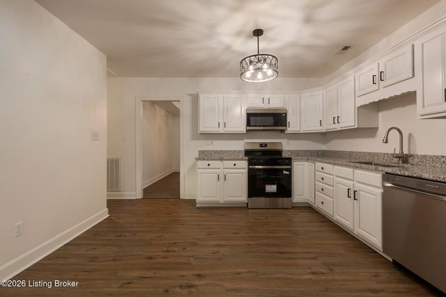 7630 Stovall Pl, Louisville, KY 40228
