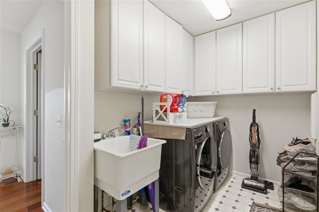 2243 Sun Valley Drive, Ann Arbor, MI 48108