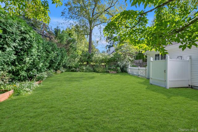 3 South Court, Port Washington, NY 11050