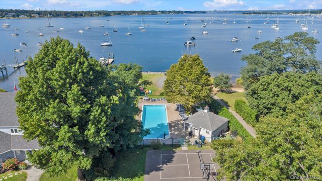 3 South Court, Port Washington, NY 11050