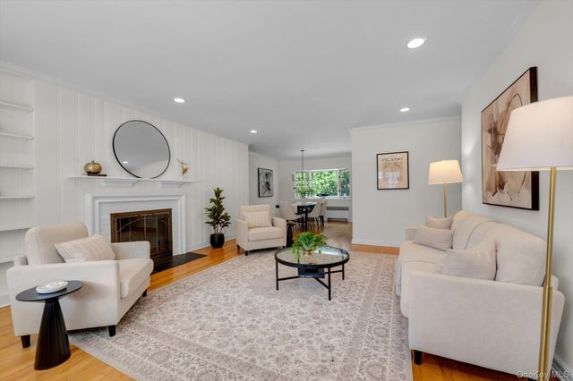 3 South Court, Port Washington, NY 11050