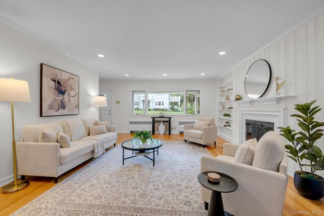 3 South Court, Port Washington, NY 11050