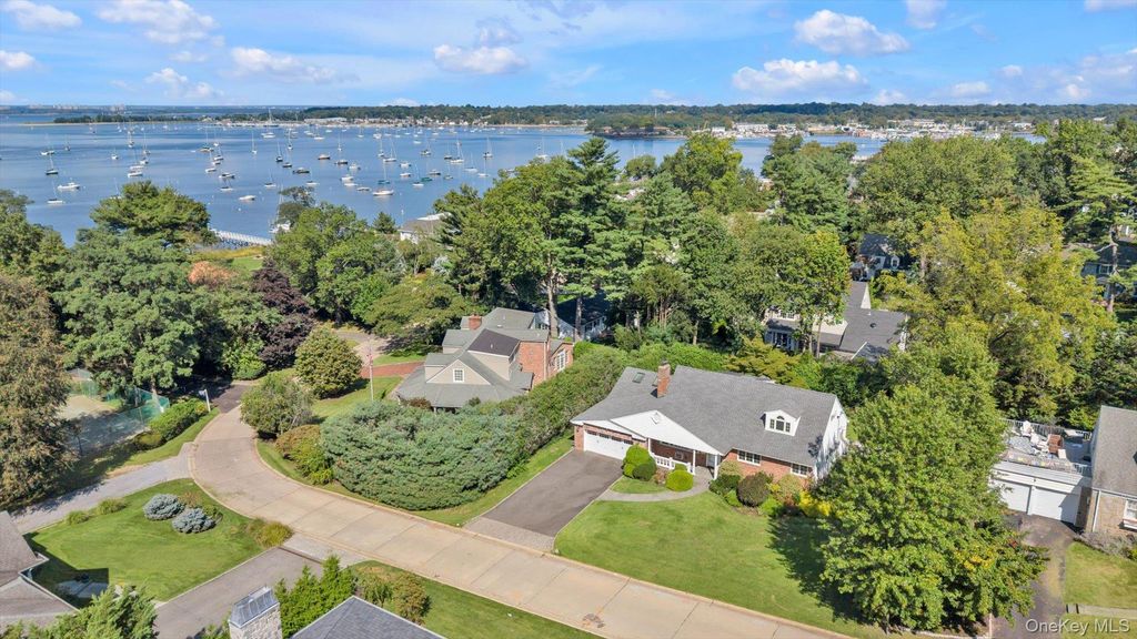3 South Court, Port Washington, NY 11050 — exterior