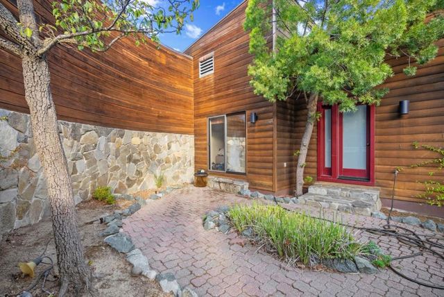 95 Belle Roche Avenue, Redwood City, CA 94062
