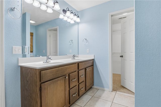 801 Walker Street, Centerton, AR 72719