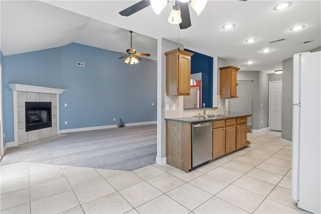 801 Walker Street, Centerton, AR 72719