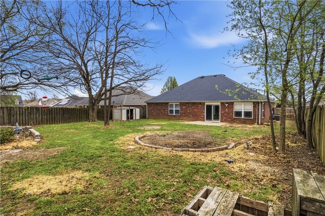 801 Walker Street, Centerton, AR 72719