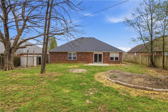 801 Walker Street, Centerton, AR 72719