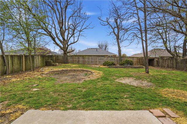 801 Walker Street, Centerton, AR 72719