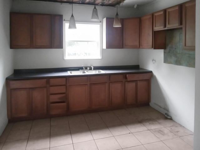 1227 12th St, Lake Charles, LA 70601