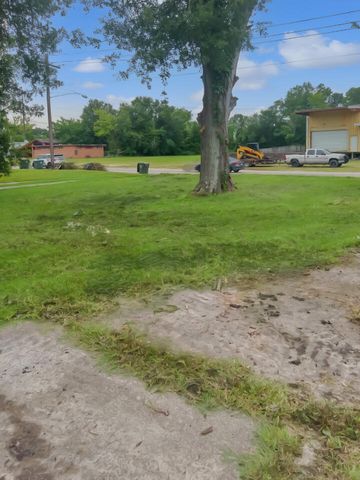 1227 12th St, Lake Charles, LA 70601