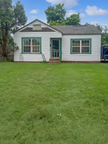 1227 12th St, Lake Charles, LA 70601