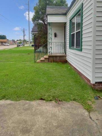 1227 12th St, Lake Charles, LA 70601