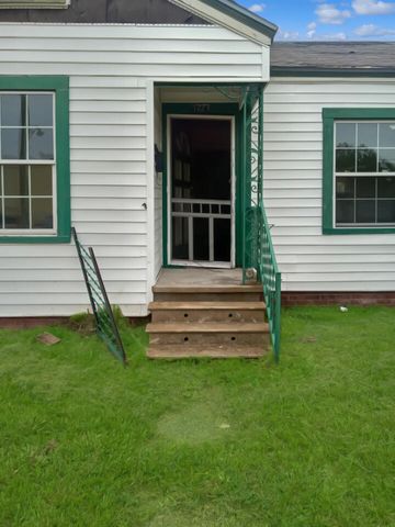 1227 12th St, Lake Charles, LA 70601